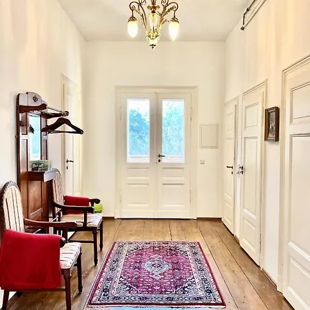 Waegner's Heim Apartment *